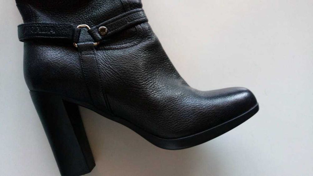 Ботуши Prada, 38.5, естествена кожа, черни