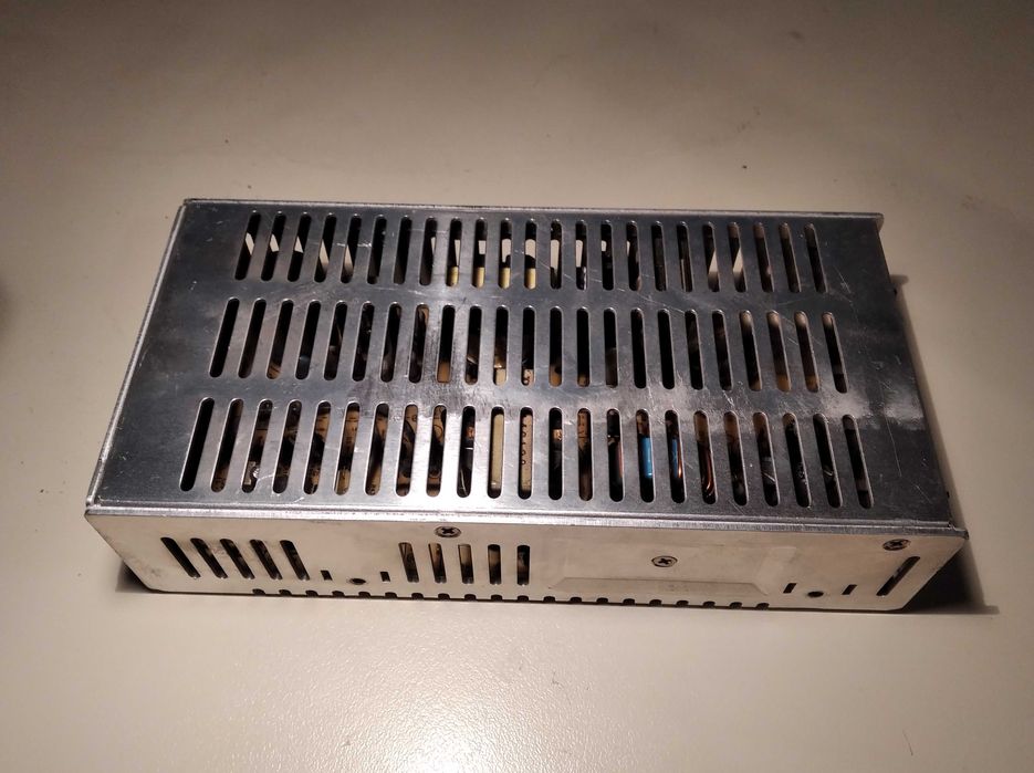 Захранване MEAN WELL SPV-150-24