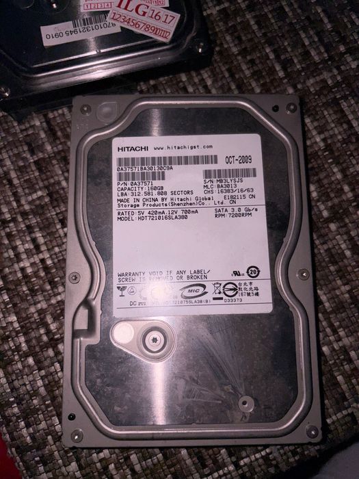 Vând două harduri unu de 160gb și unul de 250gb