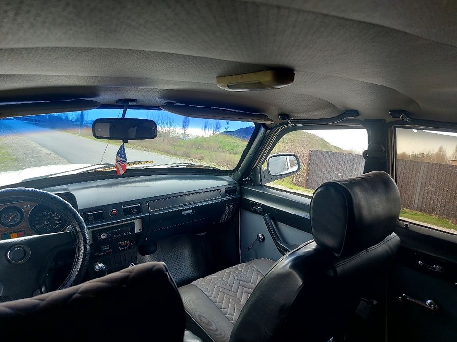 Volga 2410 sotiladi. 1989 yil