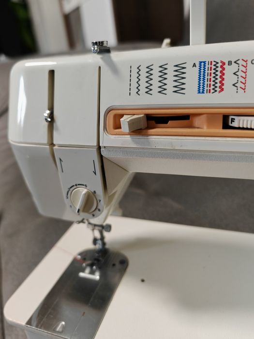 vand masina de cusut electrica Singer profesional 4930C,made in Brasil