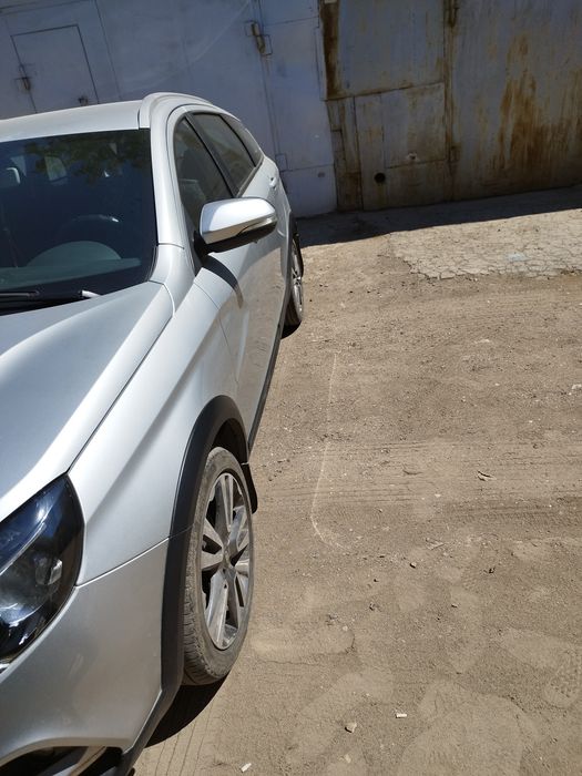 Автомобиль Лада Веста СВ Кросс