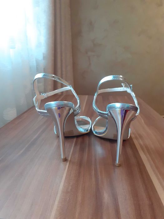 Sandale argintii marimea 40