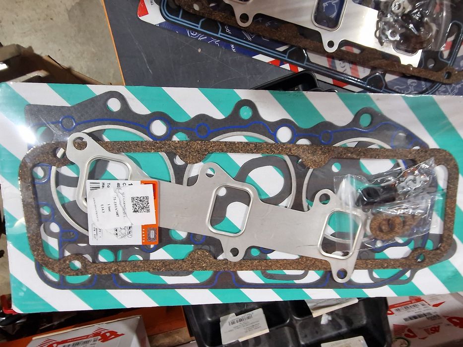 Garnitura chiulasa tractor ford 2000 3000 5000 pompă apa toată gama de