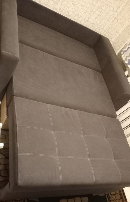 Продам диван (новый)