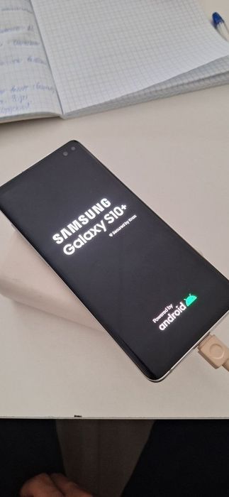 Samsung S10+ в отличном состоянии
