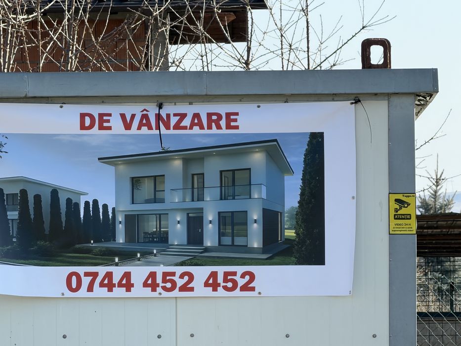 De vanzare - Case la ROSU sau la CHEIE