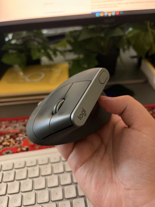 Беспроводная вертикальная мышь Logitech MX Vertical