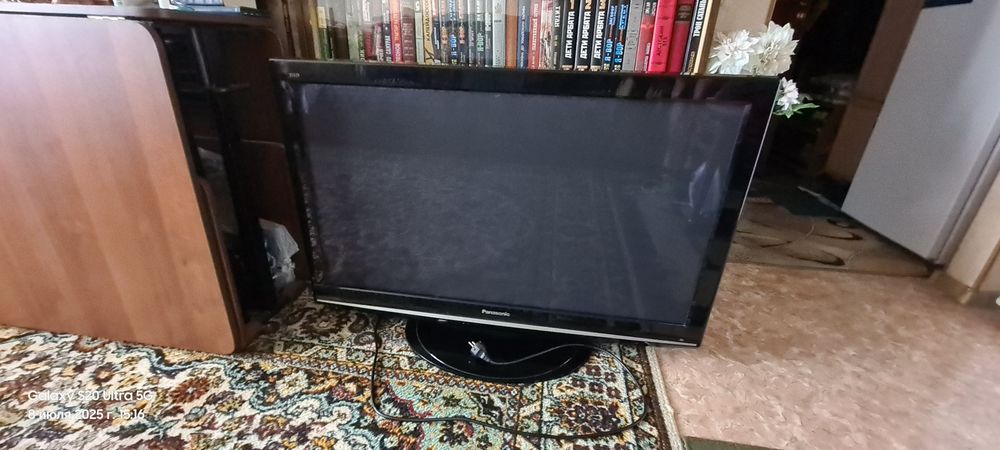 Широкоформатный плазменный телевизор Panasonic 42" диагональ