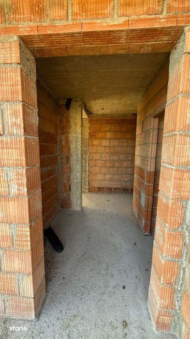 Casa la rosu in Grosi, 144 mp construiti, teren 536 mp, priveliste sup