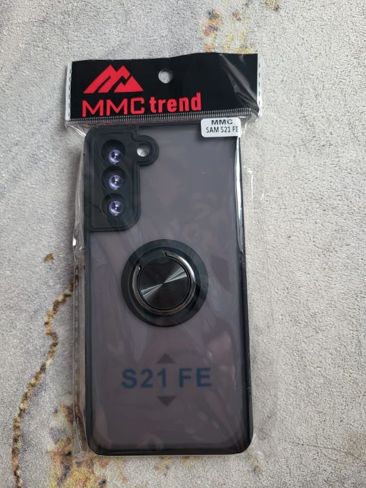 Продам чехол на Самсунг S21