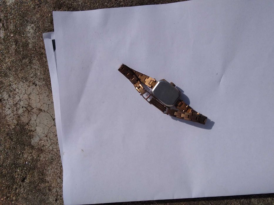 Позлатен часовник Luch