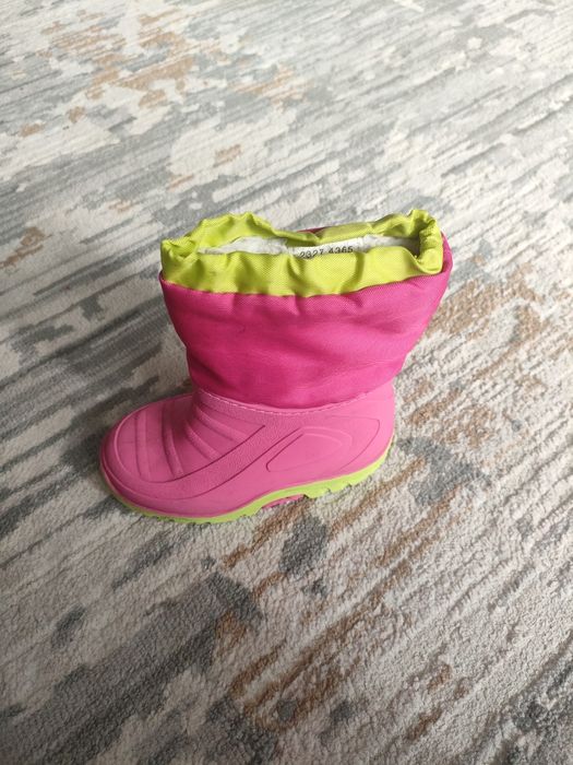 Продам сапожки для девочки