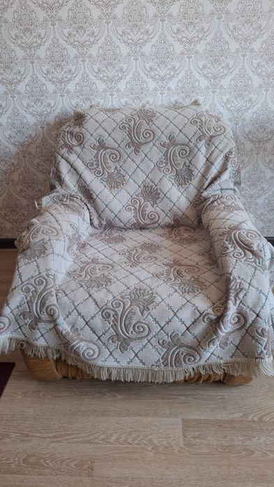 2 кресла в хорошем состоянии