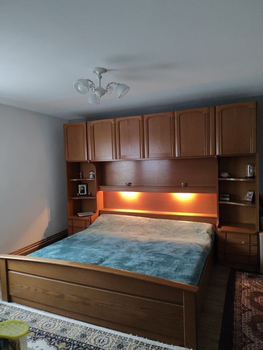 Set dormitor cu pat incorporat
