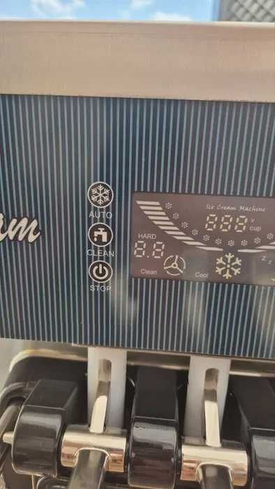 Нова сладолед машина нощно и предварително охлаждане 3 вкуса 28л/ч