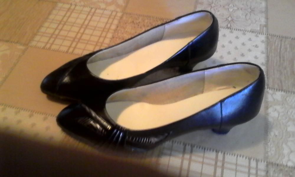 Дамски обувки от естествена кожа