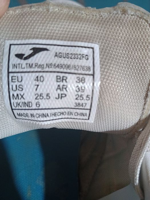 Футболни обувки(бутонки) 40 номер