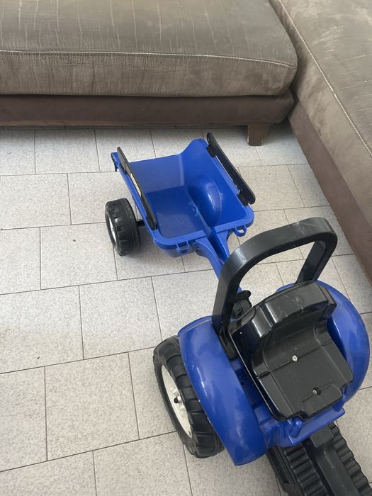 Детски трактор с педали и ремарке