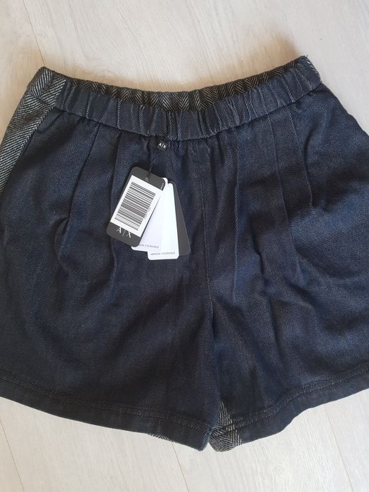 Pantaloni scurți Armani Exchange, mărimea S/M