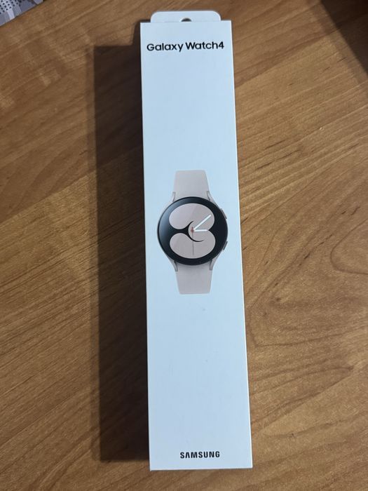 Продам смарт часы Galaxy Watch 4