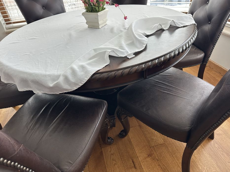 Masa rotunda, si scaune 6 persoane