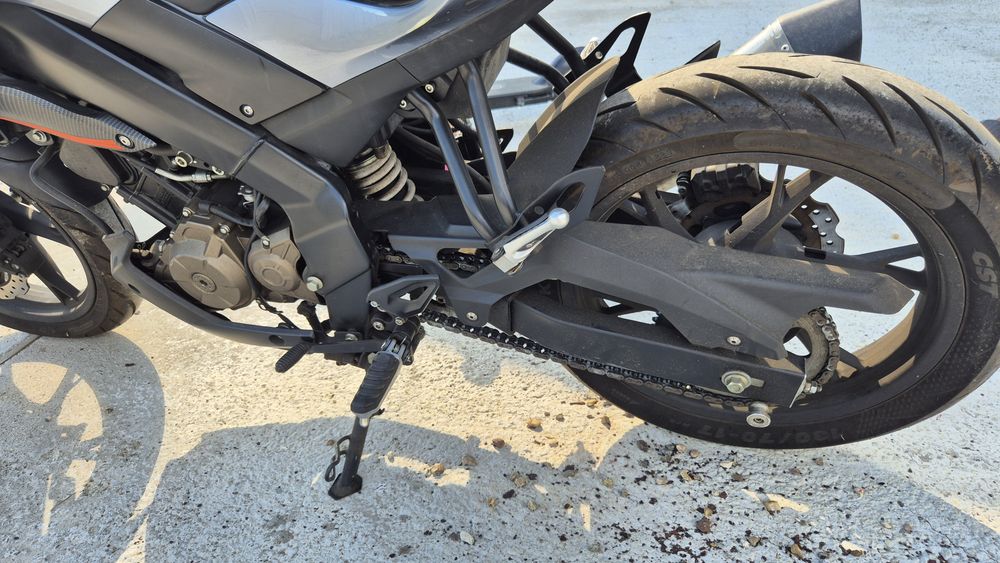 Motocicleta qj motor srk 125s