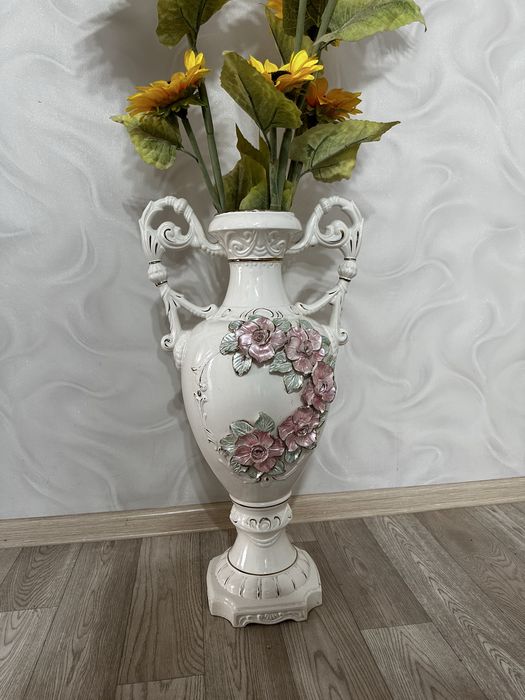 Продам вазу в хорошем состоянии