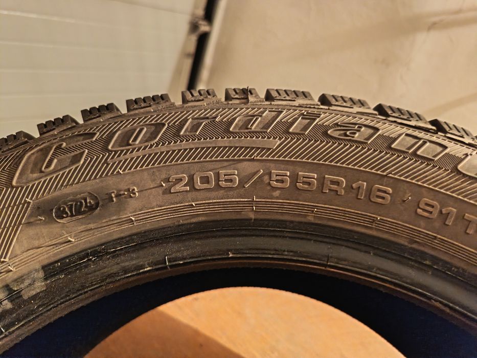 Шина зимняя шипованная