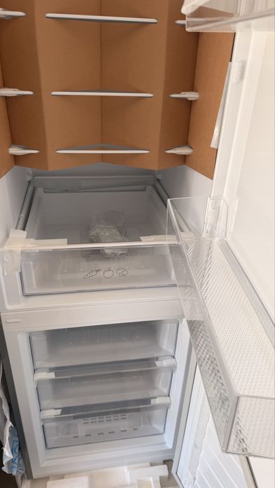 Хладилник с фризер  Low Frost | INDESIT INKS 1361 S4E 343L | ДОЛЕН ФРИЗЕР  | КЛАС E | LED | 38 dB