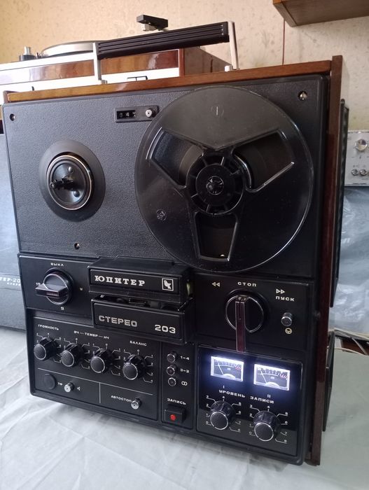 Продам магнитофон Юпитер 203 стерео