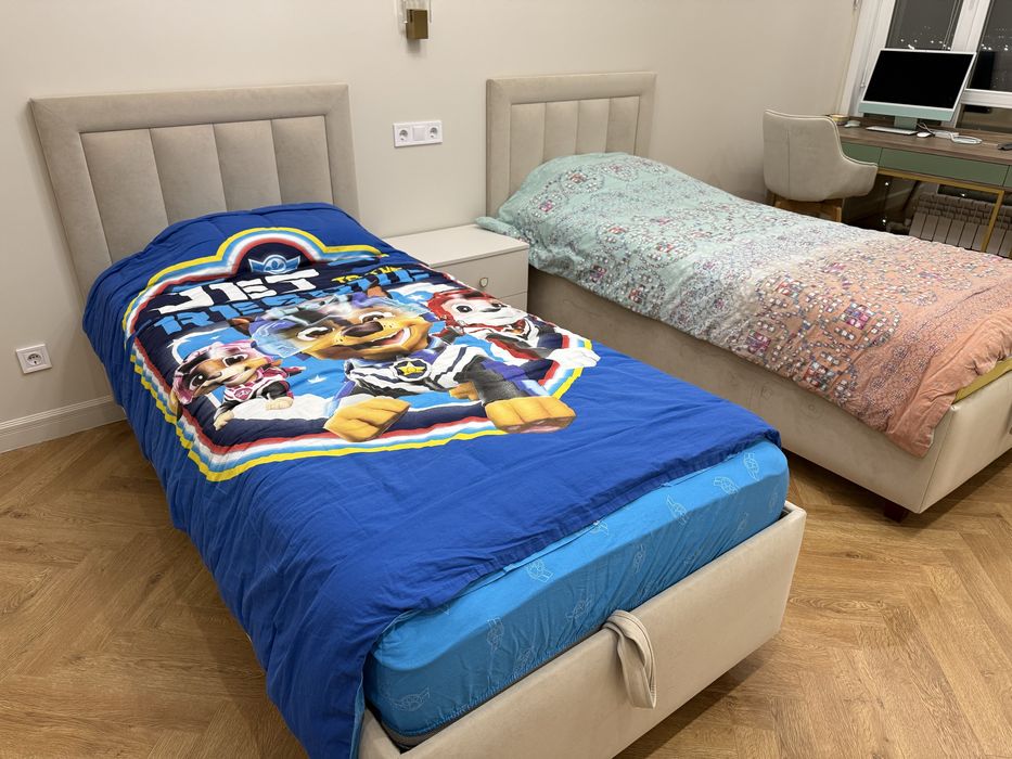 Продам 2 кровати 90х200см с подъемным механизмом