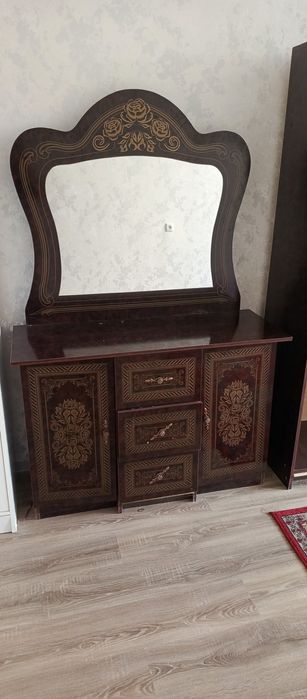 Кровать, Шкаф, Трюмо в комплекте  продается/ Етокхона мебе