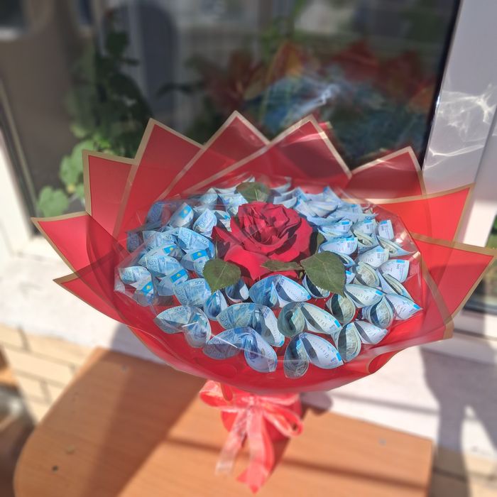 Денежный подарок. Букет из денег