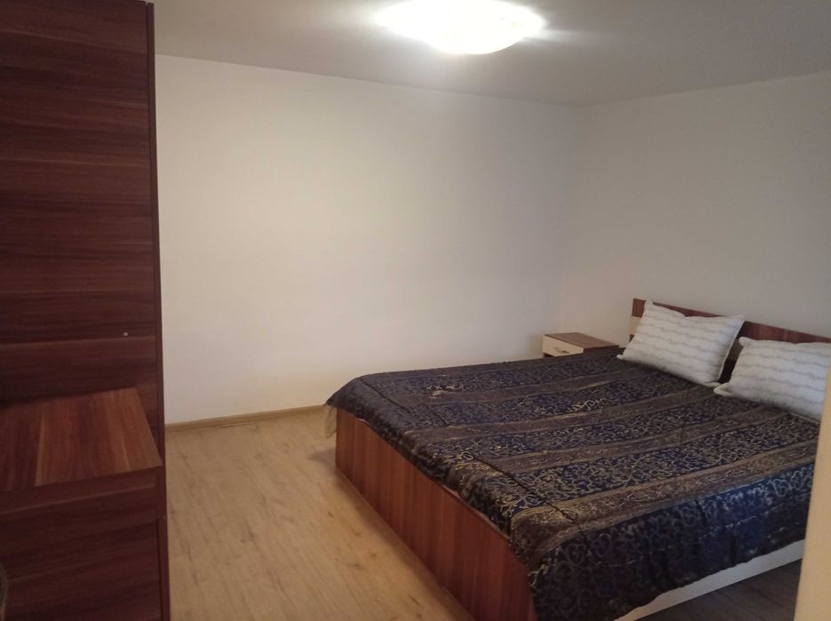 Casa de închiriat 3 camere ,baie ,bucătărie curte ,loc de parcare