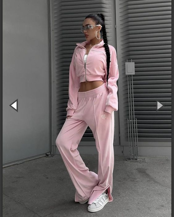 Дамски плюшен екип в розово