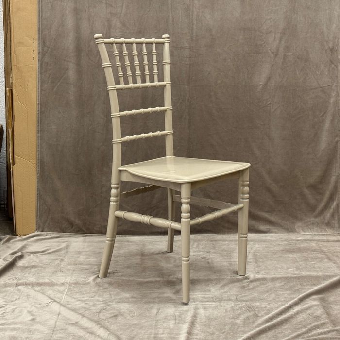Scaune CHIAVARI diferite modele 41 RON+tva