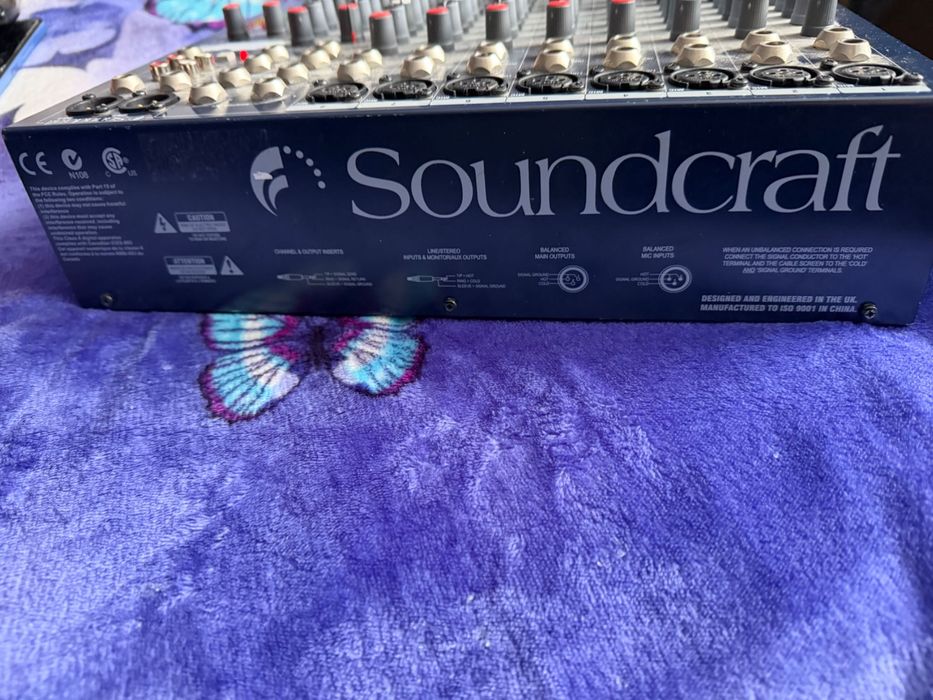 Mix audio sound soundcraft