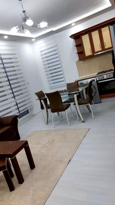 Дава се под наем Тристаен апартамент в Асеновград - 85 кв.м за 433.5 € - Снимка #2