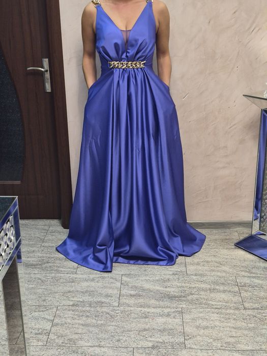 Елегантна дамска рокля