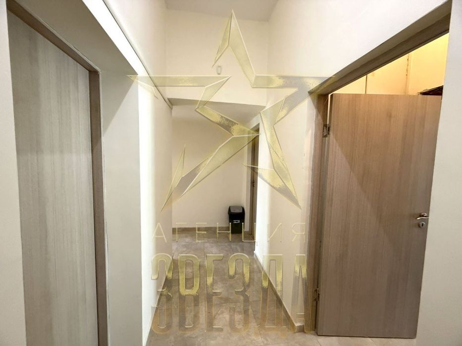 Дава се под наем Офис в Пловдив, Център - 25 кв.м за 220 € - Снимка #4