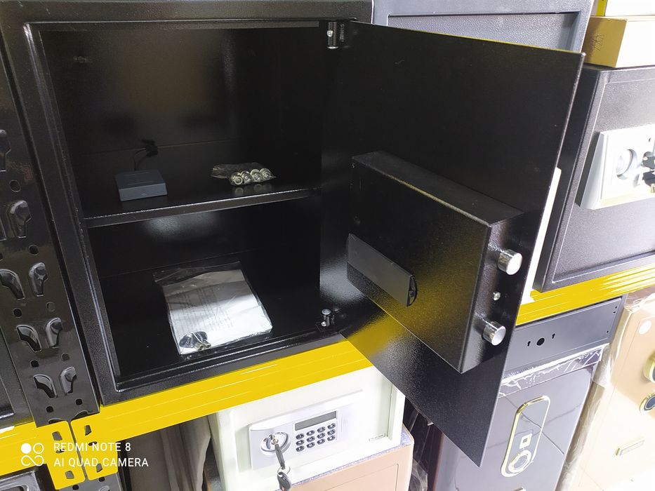 Сейф с отпечатком