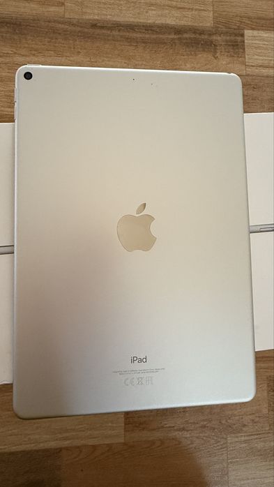 Vând Ipad Air Generatia a3a