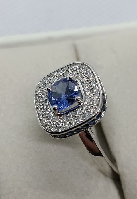 Кольцо с танзанитами и бриллантами