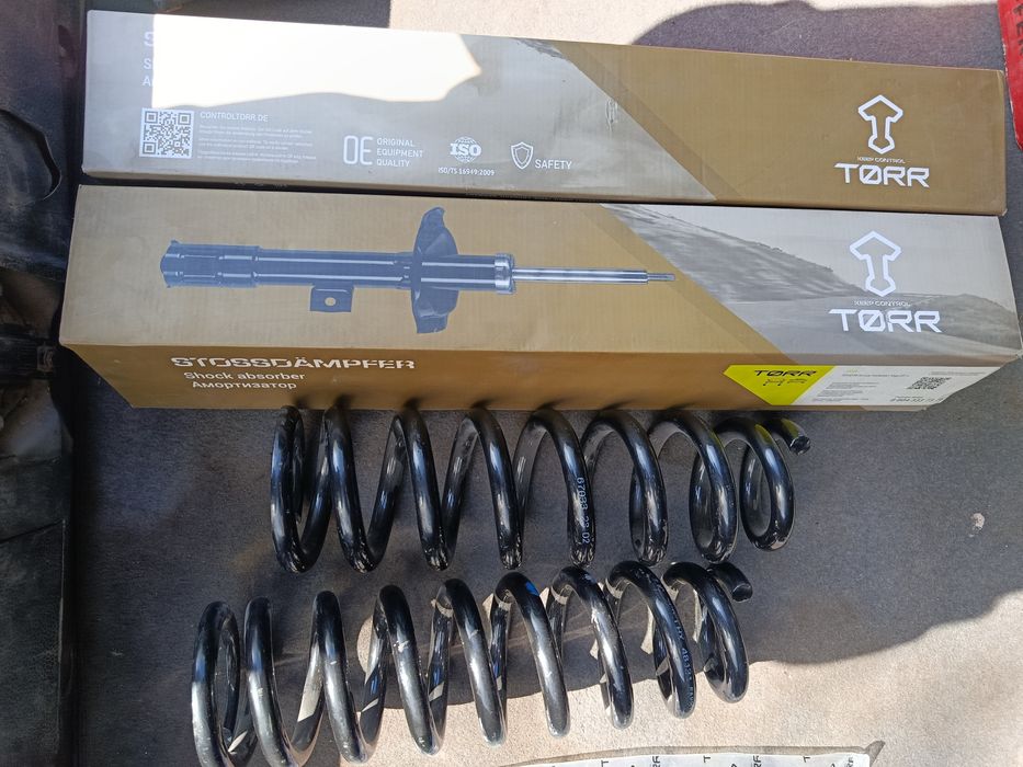 Амортизатор передний и пружина.