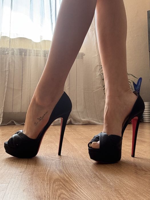 Louboutin токчета