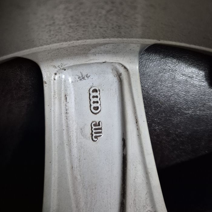 Jante Audi R 17 5x112 8J Et 26