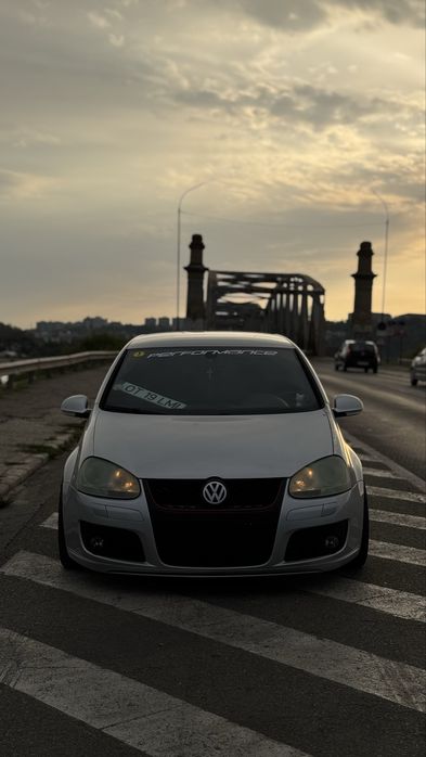 Volkswagen golf 5  2.0 bkd 140hp