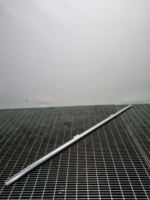 Ornament AUDI Q7 2005 - 2009 (1370) Perie geam stanga fata