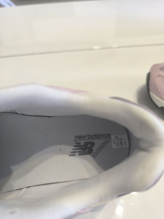 Adidași New Balance,. Model 9060 Abzorb, Pink.